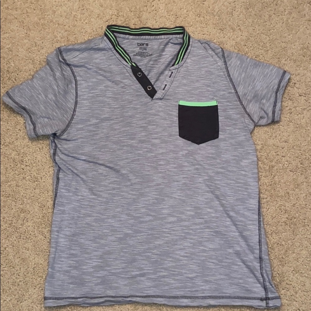 Gray neck men’s T-shirt